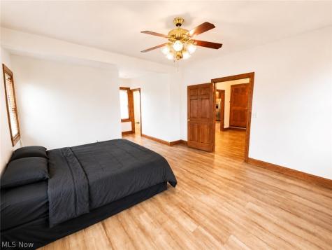 8942 Edison Street NE Louisville OH 44641