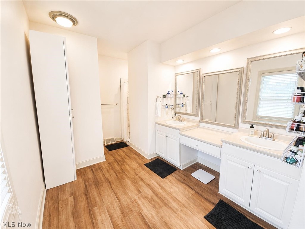 8942 Edison Street NE Louisville OH 44641