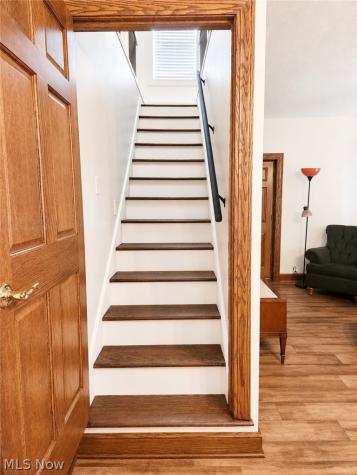 8942 Edison Street NE Louisville OH 44641