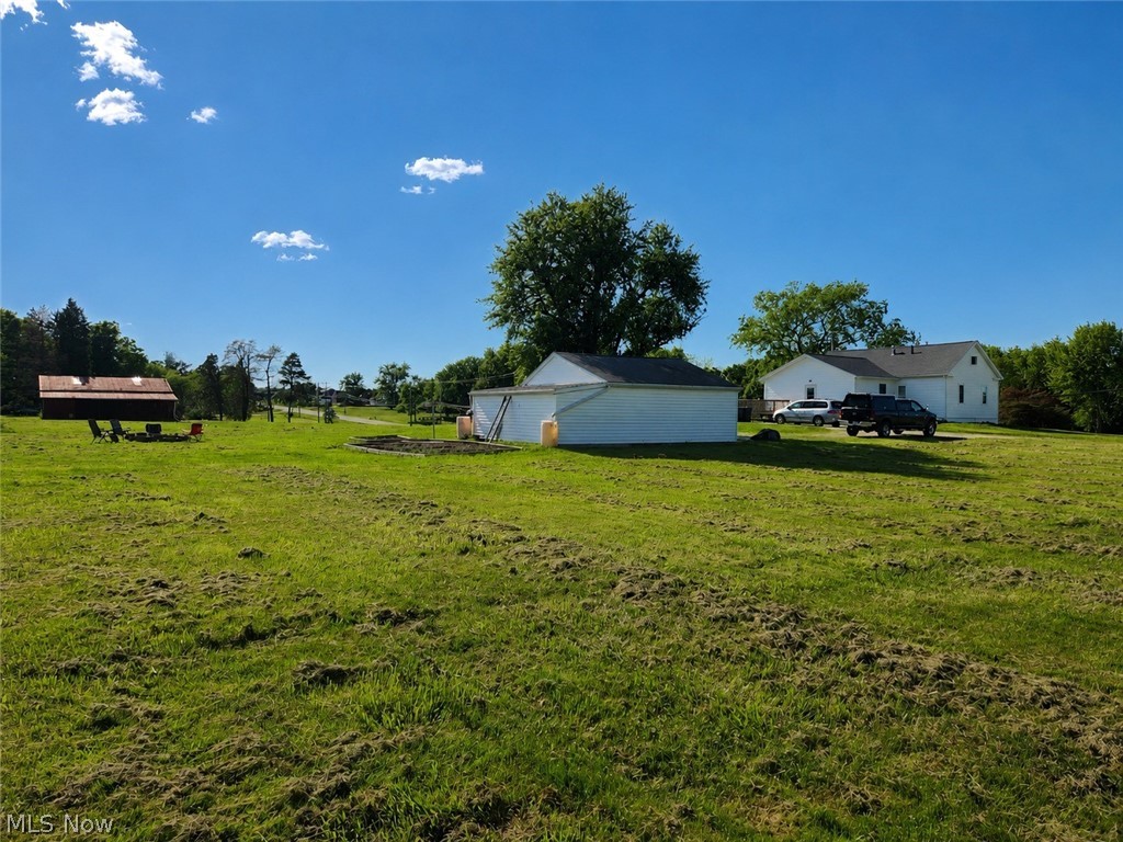 8942 Edison Street NE Louisville OH 44641
