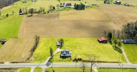 8942 Edison Street NE Louisville OH 44641