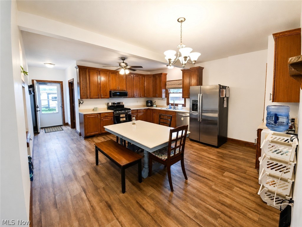 8942 Edison Street NE Louisville OH 44641