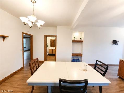 8942 Edison Street NE Louisville OH 44641
