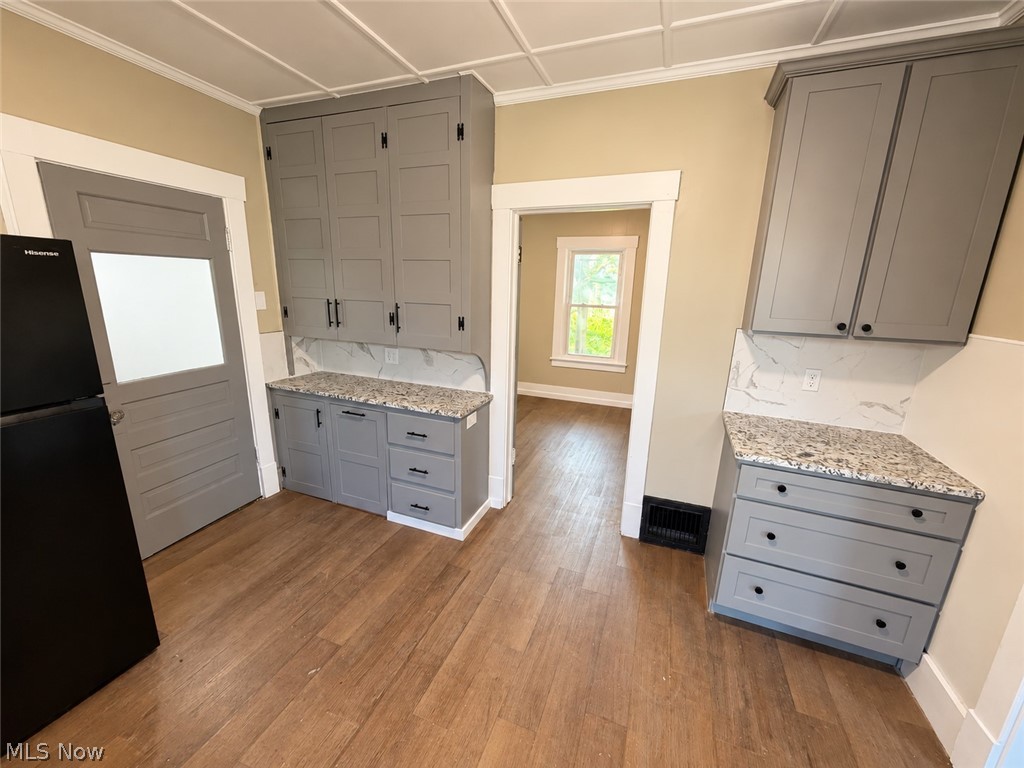 100 Perry Street Struthers OH 44471