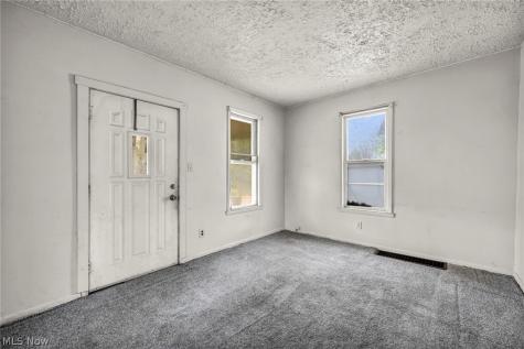 383 N Arlington Street Akron OH 44305