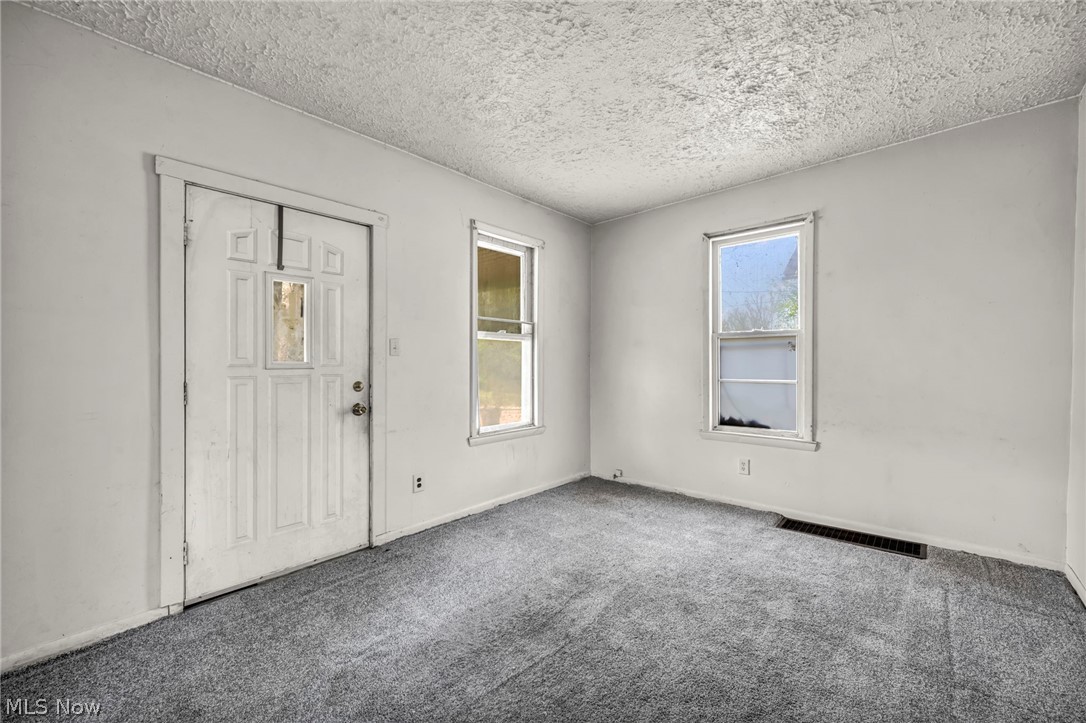 383 N Arlington Street Akron OH 44305