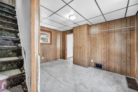 383 N Arlington Street Akron OH 44305