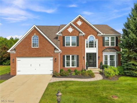 743 Hunt Club Way Avon Lake OH 44012