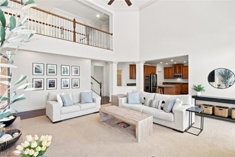 743 Hunt Club Way Avon Lake OH 44012