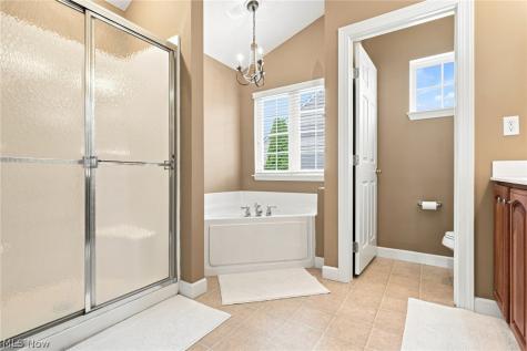 743 Hunt Club Way Avon Lake OH 44012