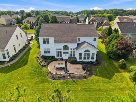 743 Hunt Club Way Avon Lake OH 44012