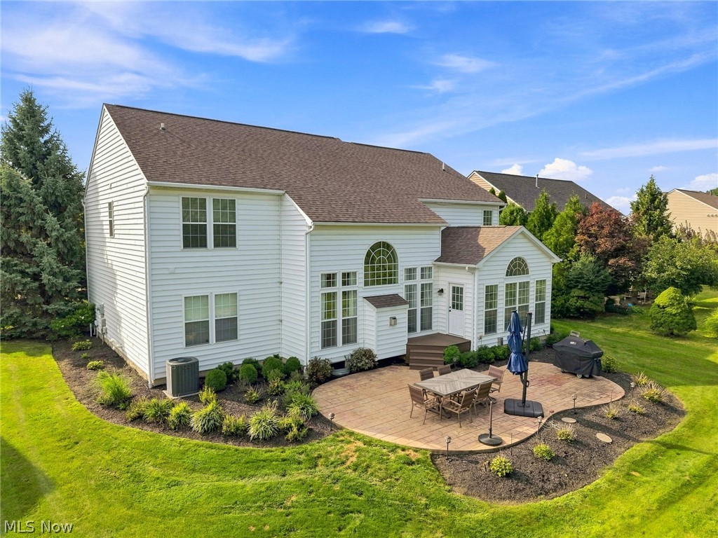 743 Hunt Club Way Avon Lake OH 44012