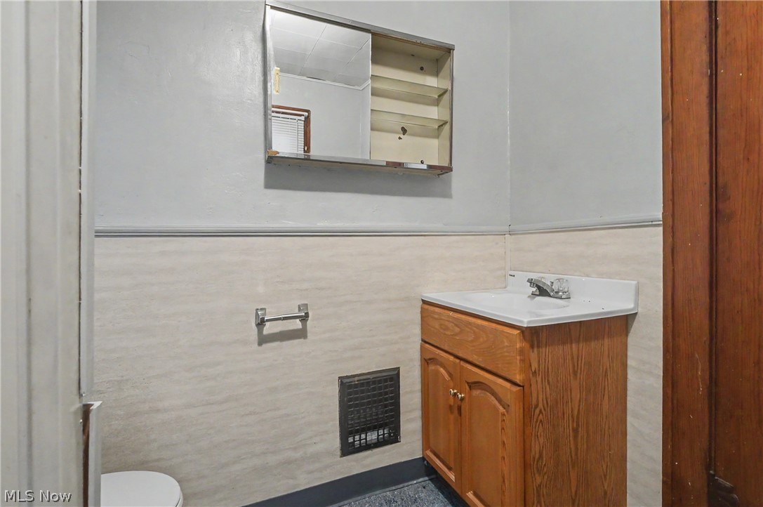 18091 Derr Avenue Beloit OH 44609