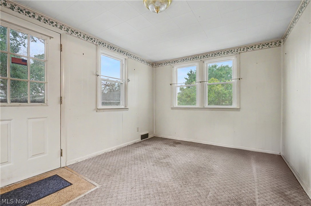 18091 Derr Avenue Beloit OH 44609