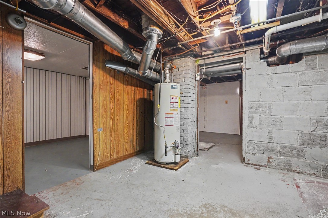 18091 Derr Avenue Beloit OH 44609
