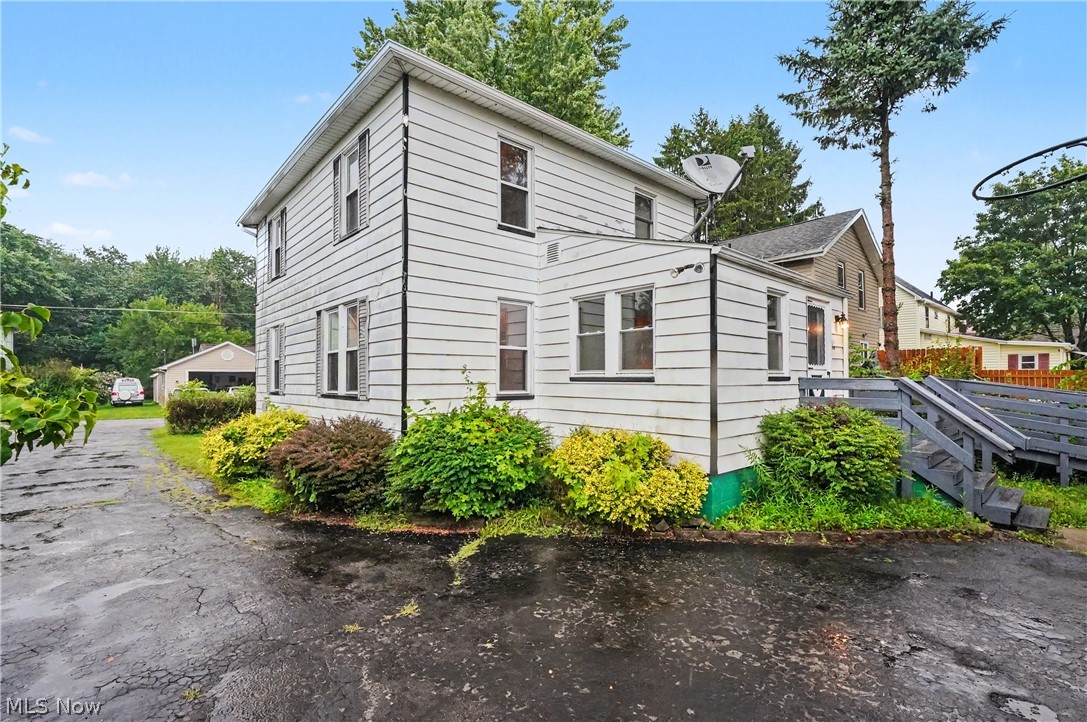 18091 Derr Avenue Beloit OH 44609