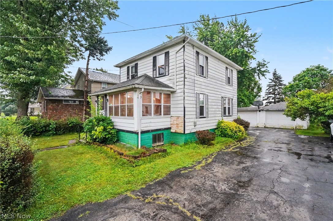 18091 Derr Avenue Beloit OH 44609