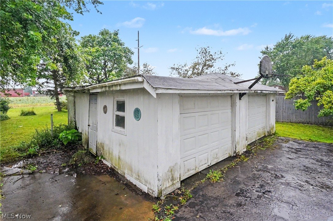 18091 Derr Avenue Beloit OH 44609