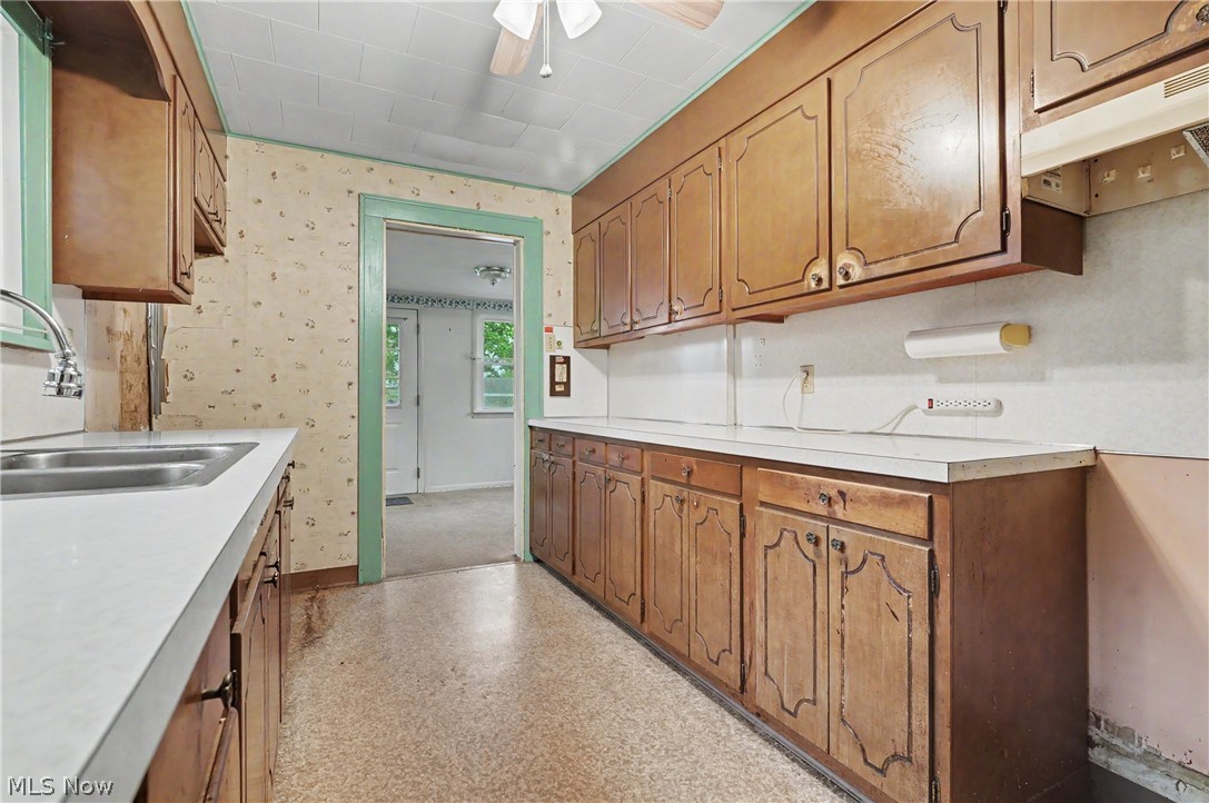 18091 Derr Avenue Beloit OH 44609