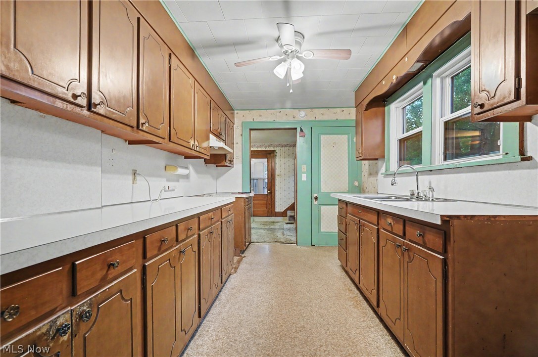 18091 Derr Avenue Beloit OH 44609