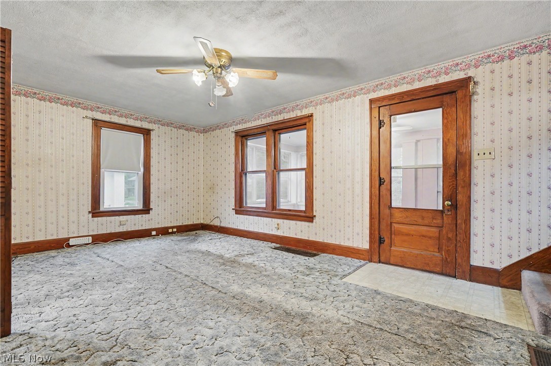 18091 Derr Avenue Beloit OH 44609