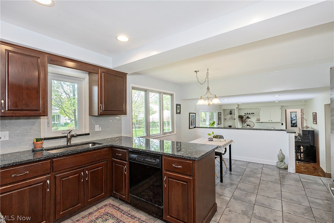 5530 Harleston Drive Lyndhurst OH 44124