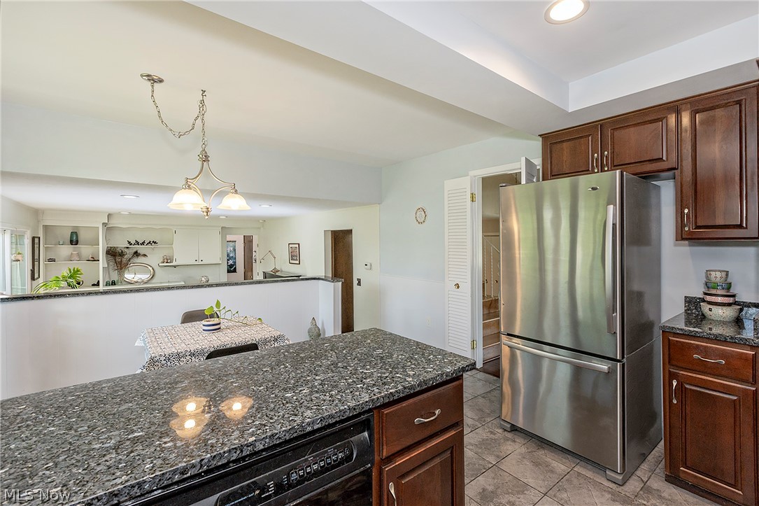 5530 Harleston Drive Lyndhurst OH 44124