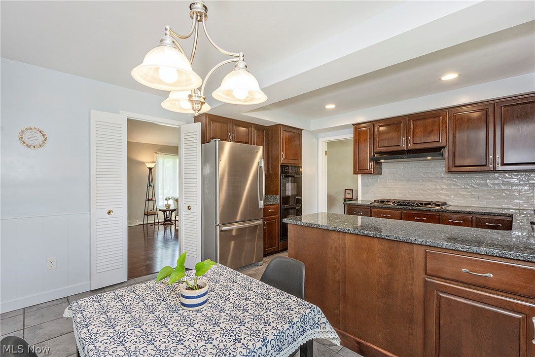 5530 Harleston Drive Lyndhurst OH 44124