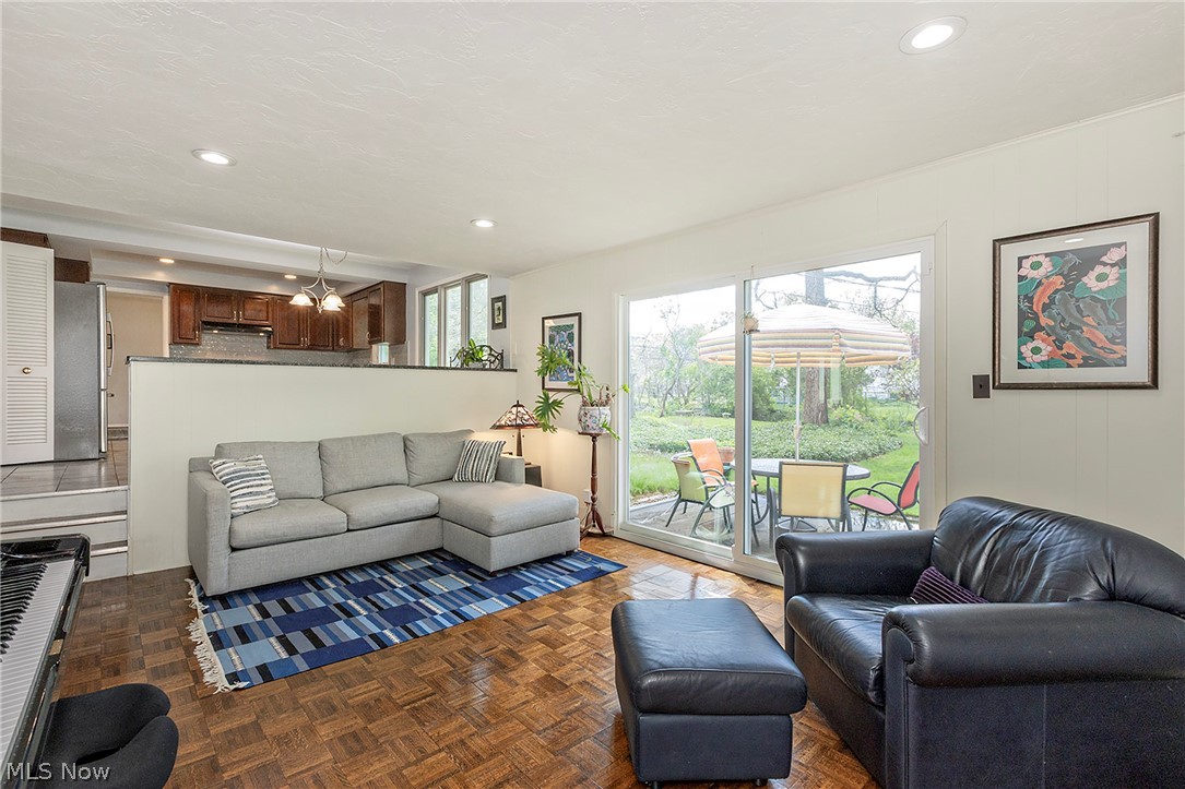 5530 Harleston Drive Lyndhurst OH 44124