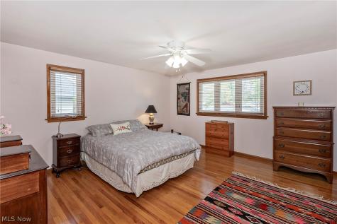 5530 Harleston Drive Lyndhurst OH 44124