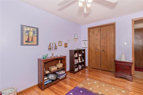 5530 Harleston Drive Lyndhurst OH 44124