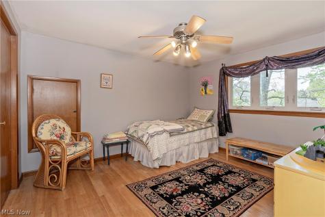 5530 Harleston Drive Lyndhurst OH 44124