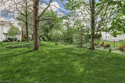 5530 Harleston Drive Lyndhurst OH 44124