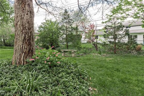 5530 Harleston Drive Lyndhurst OH 44124