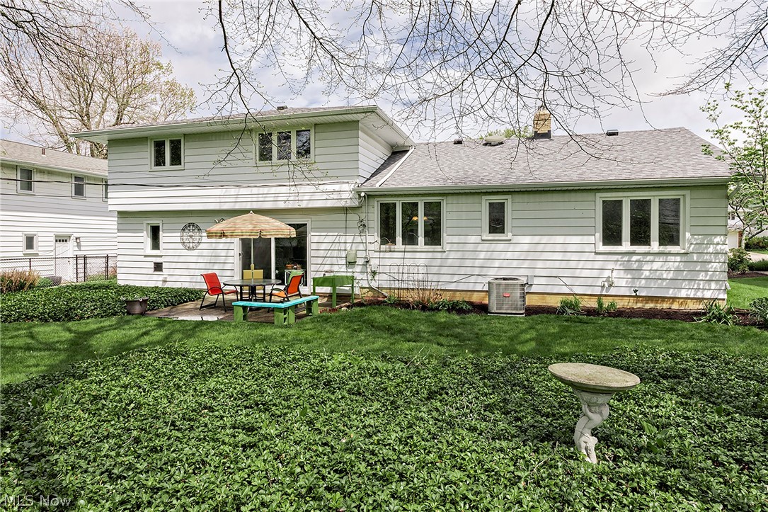5530 Harleston Drive Lyndhurst OH 44124
