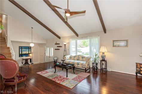 5530 Harleston Drive Lyndhurst OH 44124