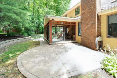 6974 N Renwood Road Independence OH 44131