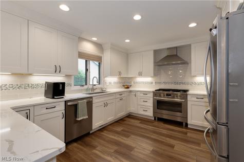 6974 N Renwood Road Independence OH 44131