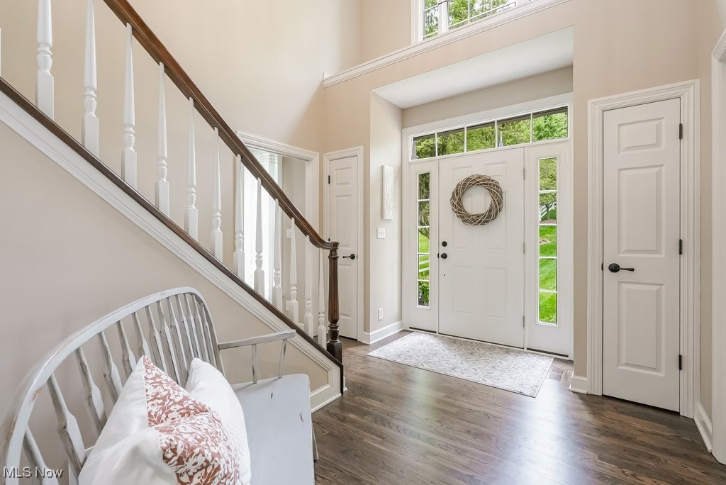 196 Lake Front Drive Akron OH 44319