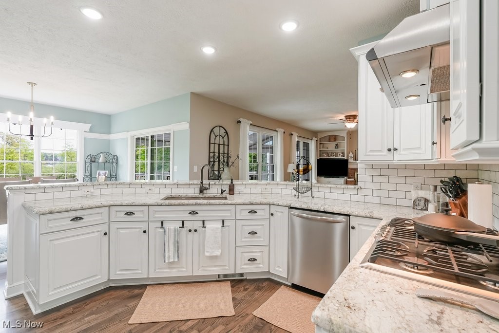 196 Lake Front Drive Akron OH 44319