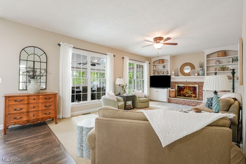 196 Lake Front Drive Akron OH 44319