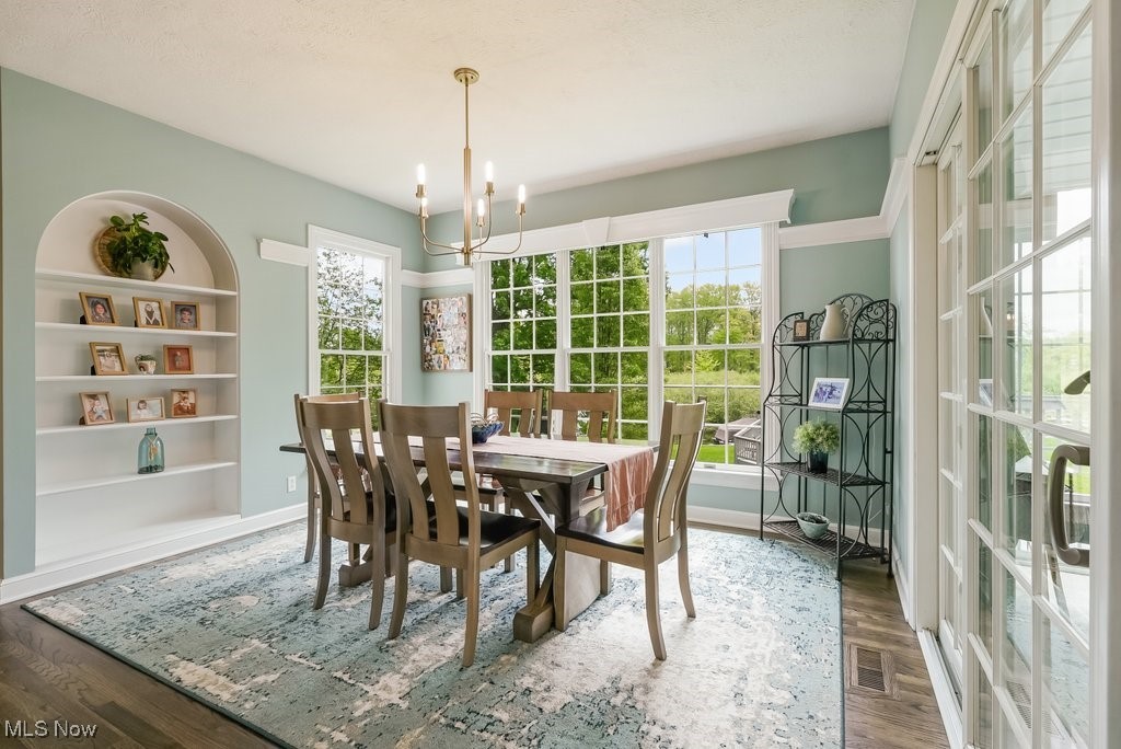 196 Lake Front Drive Akron OH 44319