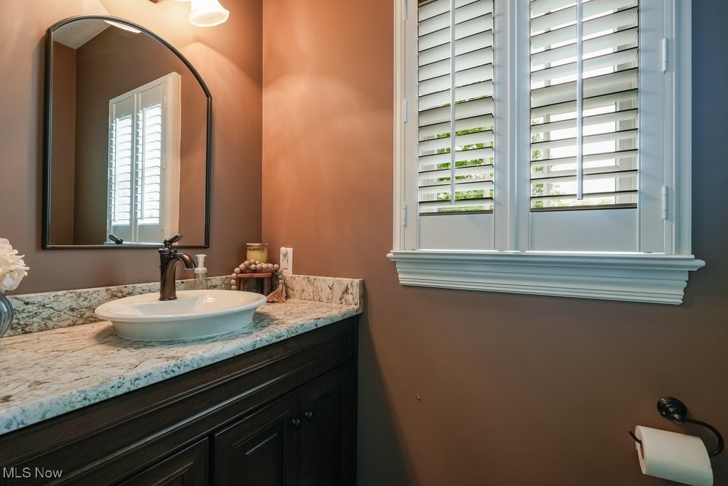 196 Lake Front Drive Akron OH 44319