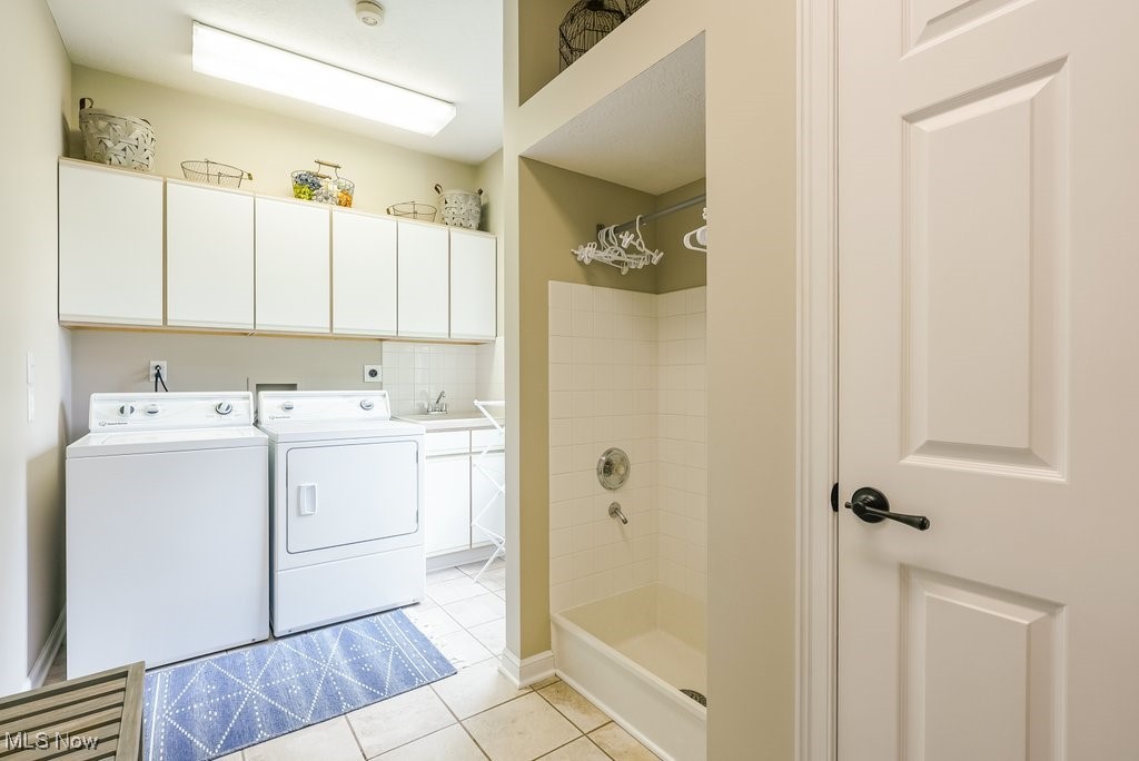 196 Lake Front Drive Akron OH 44319