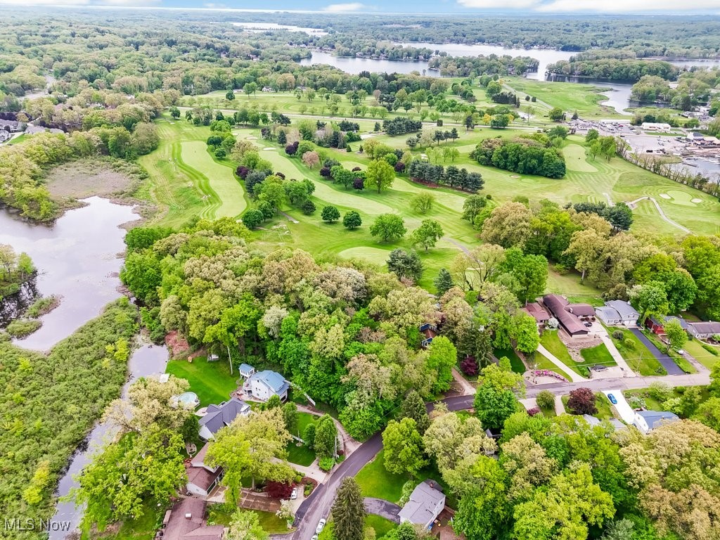 196 Lake Front Drive Akron OH 44319