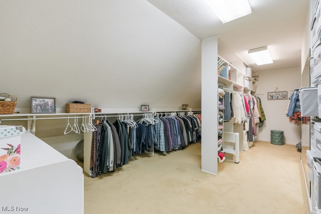 196 Lake Front Drive Akron OH 44319