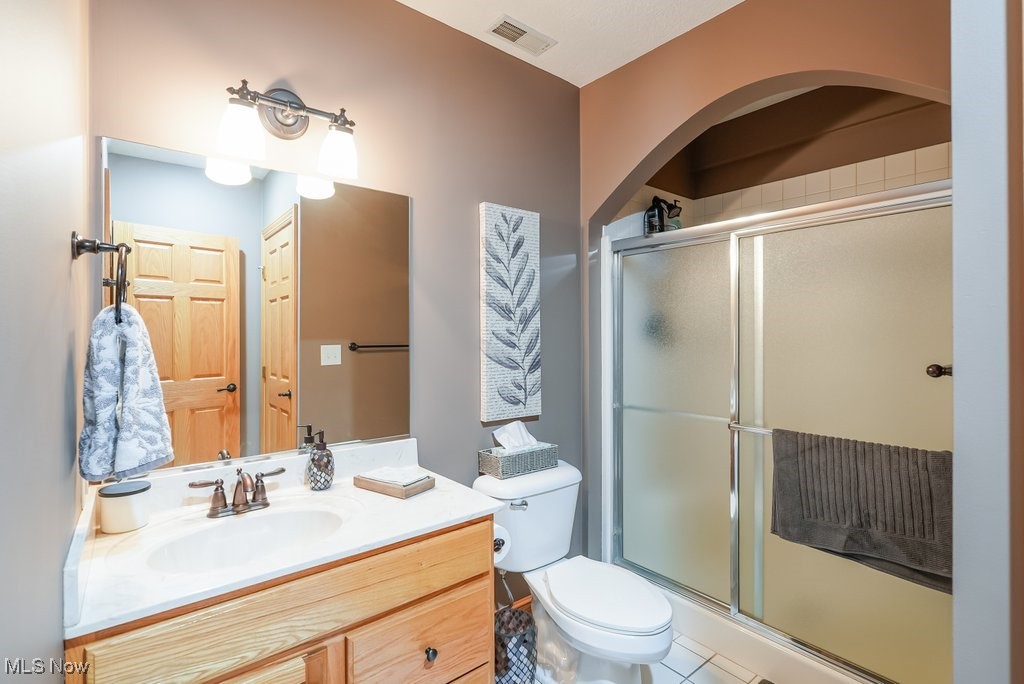 196 Lake Front Drive Akron OH 44319