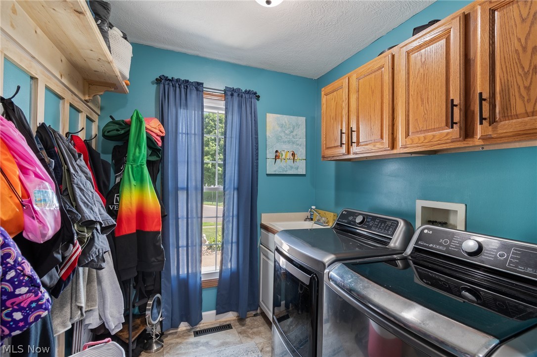 1718 Cornerstone Street SW Hartville OH 44632