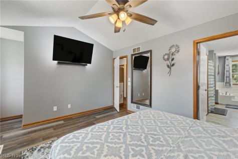 1718 Cornerstone Street SW Hartville OH 44632
