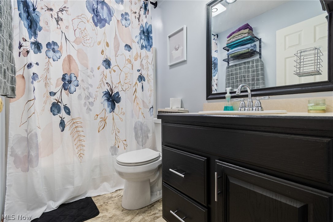 1718 Cornerstone Street SW Hartville OH 44632